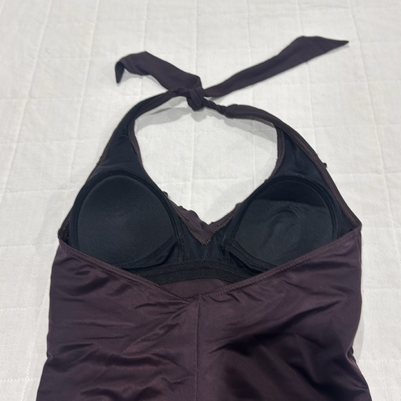 Miraclesuit Swimsuit - Picture 6 of 12